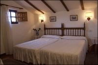 HOSTAL MONTA�ES