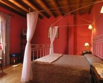 LA CASONA DE LOS GUELITOS