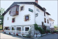 HOSTAL MONTA�ES