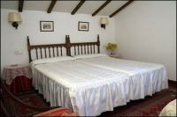 HOSTAL MONTA�ES