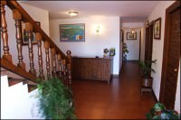 HOSTAL MONTA�ES