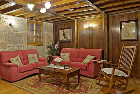 A CASA VELLA DA RIVERA