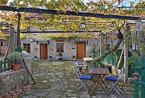 A CASA VELLA DA RIVERA