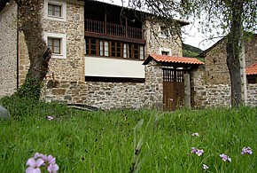 APARTAMENTOS RURALES CA LULON