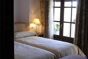 CASA DEL CASTAÑO DE ALMONASTER