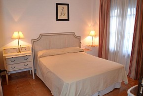 CASA DEL CASTAÑO DE ALMONASTER