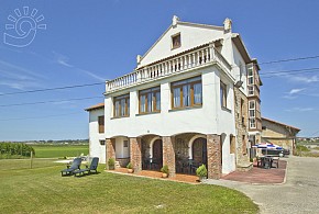 CASA LOS LLARES