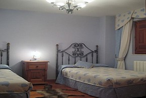 CASAS RURALES LA FUENTE Y ZAPATERO