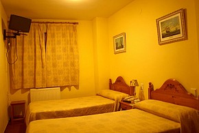 HOSTAL RESTAURANTE LA MURALLA