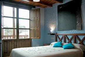 LA CASONA DE NAVALENO