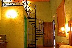 LA CASONA DE NAVALENO