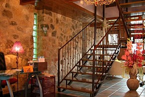 LA CASONA DE NAVALENO