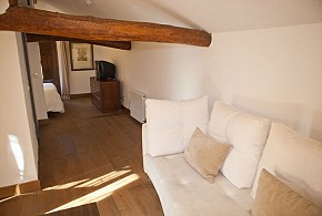 VILLA CORNELIUS