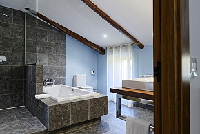 VILLA CORNELIUS